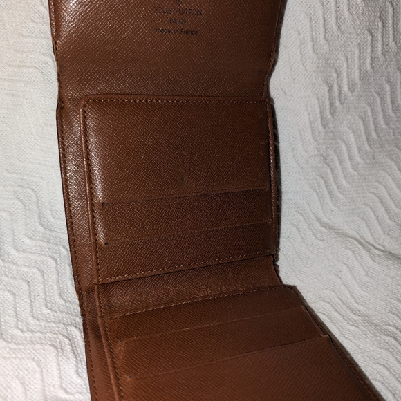 Small Louis Vuitton Monogram Trifold Wallet - Picture 3 of 6